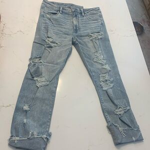 American Eagle Woman’s Hi-Rise Jegging Crop jeans.